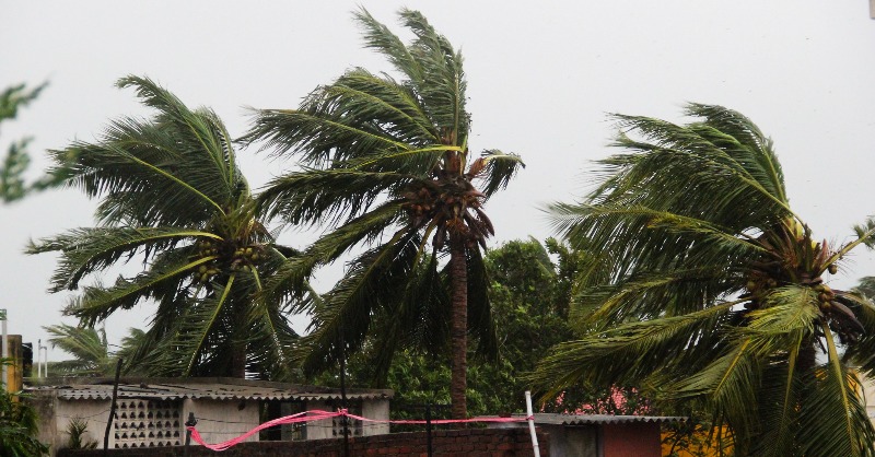 indiawater's tweet photo. Have you ever wondered why tropical cyclones cause floods in India? Here is a summary of a paper that attempts to identify the drivers of tropical cyclones induced floods in India.

#cyclones #floods #researchstudy @vmishraiit @ClimateMalayali @nidmmhaindia