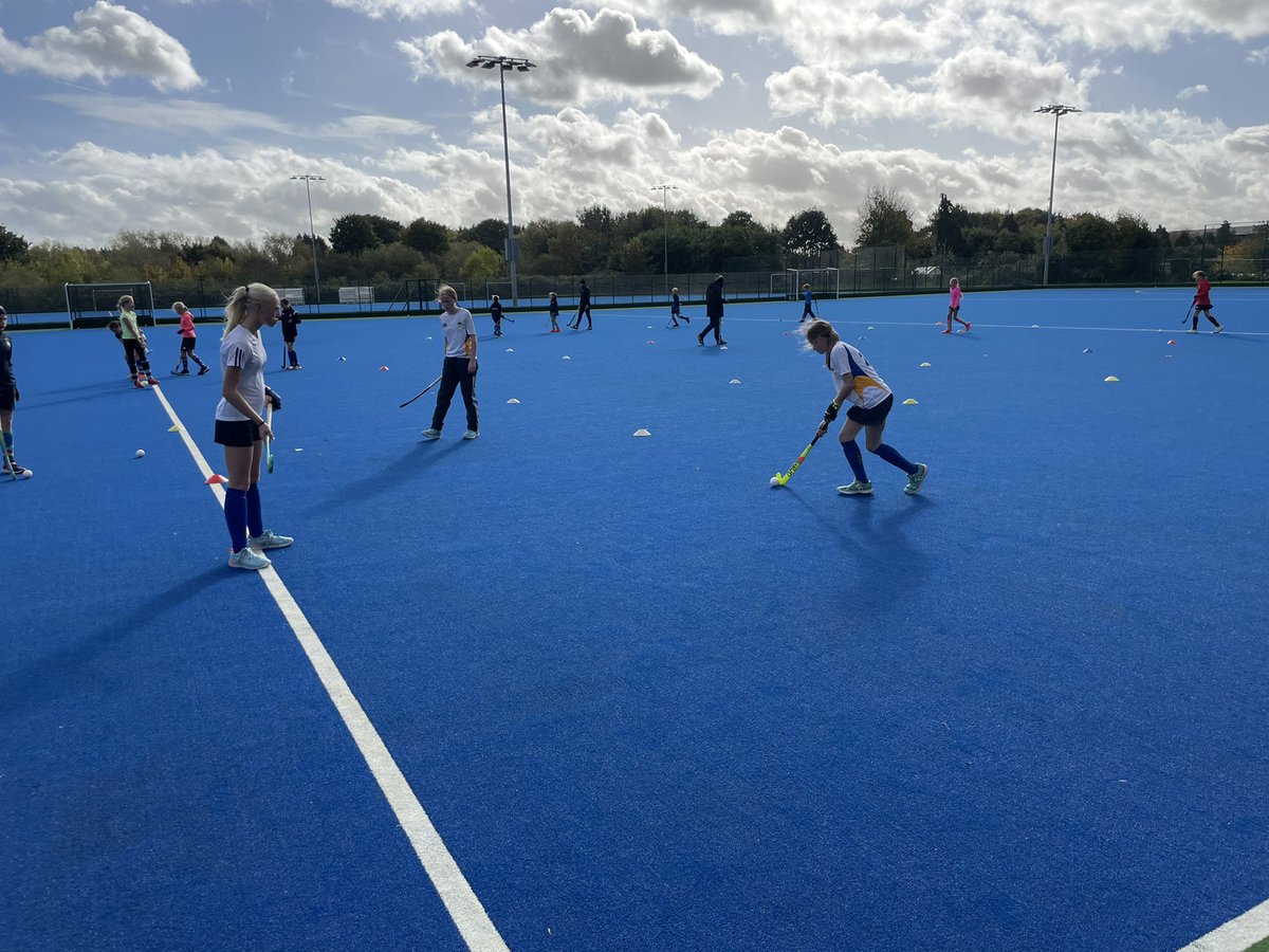 PerfXHockey's tweet photo. Great to be back in Worcestershire delivering top class hockey coaching to an awesome group of players from @WorcesterHC, @StourportHC, @herefordhockey, @RGSWHockey & @KSW_Sport ๐คฉ
The players have worked on their defensive skills this morning, more to come!! #TimeIsFlyingBy https://t.co/adkkcFzSIW