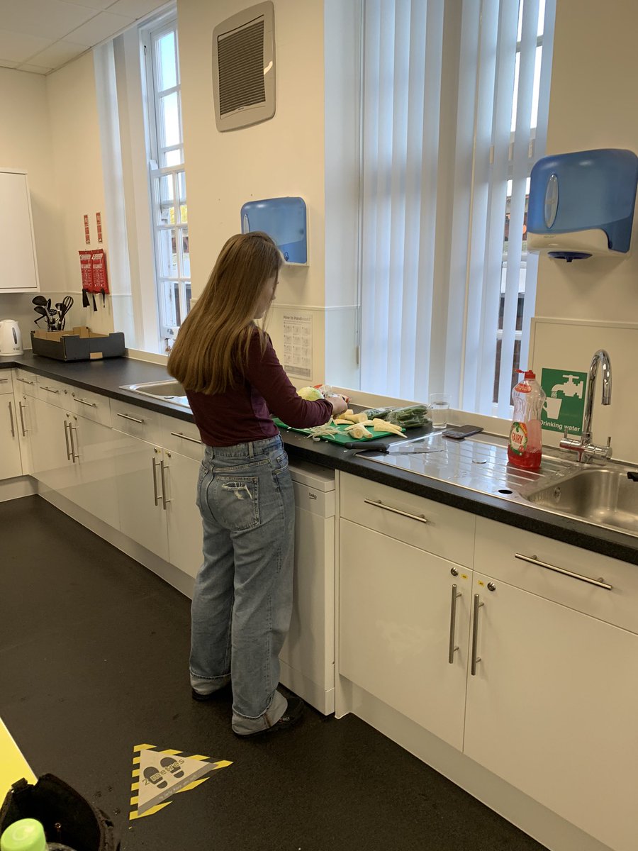 CHICCherts's tweet photo. Did you know this week is #careleavers week. Yesterday evening some of our care leavers came togeather to cook a meal. #nclweek https://t.co/Mkm4wrNTD7