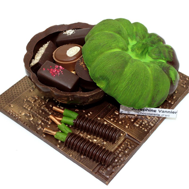 Halloween post apocalypse avec nos citrouilles radioactives garnies d'assortiments de chocolats !
🍫 🍫 😜 🎃🎃
.
chocolats-vannier.com/produit/citrou…
.
#JosephineVannnier #ChocolateLover #Chocolate #Chocolat #ChocolateAddict #paris #art #gourmand #halloween #citrouille #radioactif