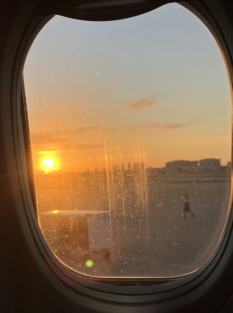 Good early morning from ⁦<a href="/FlyTPA/">Tampa International Airport ✈️</a>⁩ on ⁦<a href="/united/">United Airlines</a>⁩