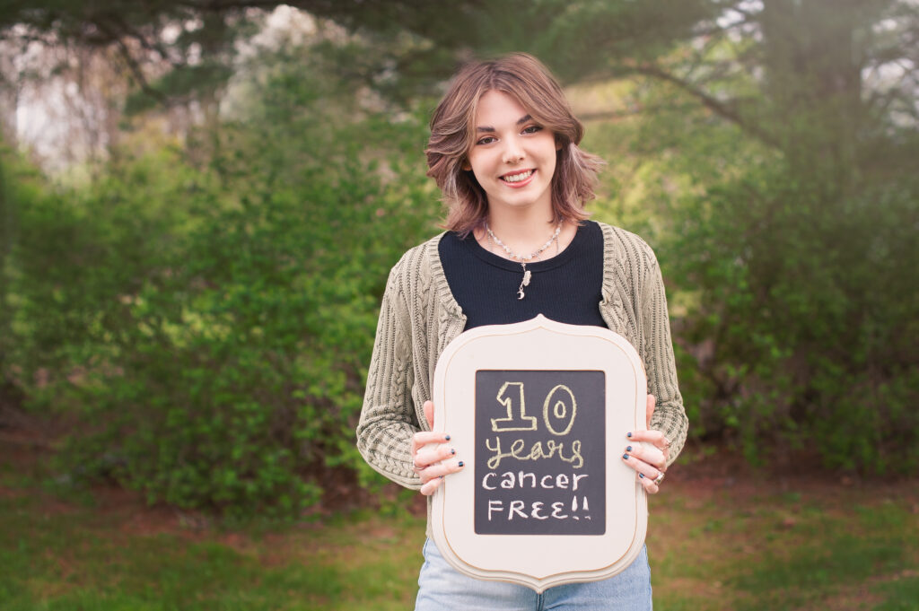 NephJC's tweet photo. Emily Whitehead became the first Pediatric Patient to Receive CAR T-Cell Therapy for acute lymphoblastic leukemia, Celebrates Cure 10 Years Later; Published on May 11, 2022. 😃💗
@EWhiteheadFdn
Image: https://t.co/S2uZSzkIkV
#WeBelieve
#ActivateTheCURE
#10YearsofCART
#NephJC https://t.co/1xj2w2woRf