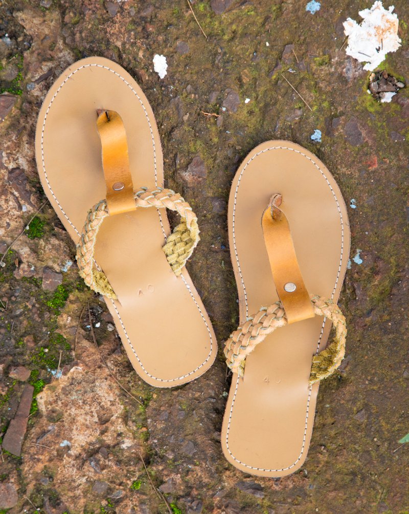 Murahaba's tweet photo. Banana Hill
Straps made from soft leather
Soles made from natural rubber
https://t.co/6ra0ayzmaO https://t.co/4H0JaO0TQN