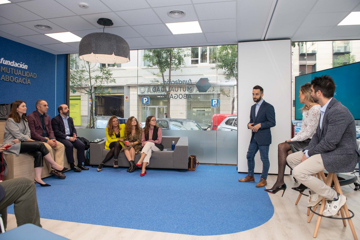 Rueda de prensa del lanzamiento del #GLTHDay de <a href="/Glegaltechhub/">Global Legaltech Hub</a> "un día para compartir el futuro cercano en el sector #legaltech. Este año hemos puesto foco en los departamentos jurídicos internos" en palabras de <a href="/Albertferre/">Albert Ferré Menor</a>, acompañado de <a href="/marlen_estevez_/">Marlen Estevez</a> y <a href="/JimiTonic/">Ivan Jimenez</a> .