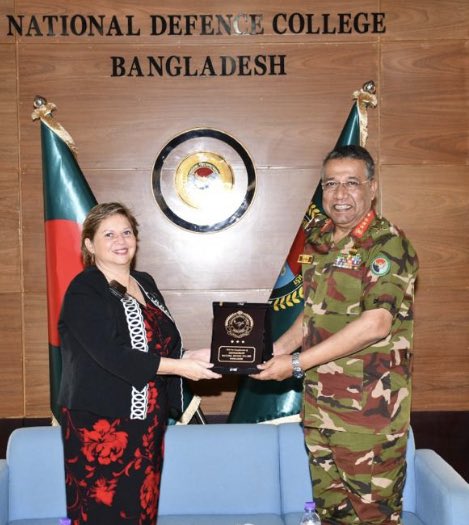 LillyNichollsL's tweet photo. @CanHCBangladesh It was an honour speaking to global security experts &amp; officers about Canadian Security Diplomacy in #Bangladesh &amp; #Asia. 
The main takeaway? 
Our peace &amp; prosperity depends on us ensuring that our rules based international ordered is preserved.  @EyesAbroad  @NationalDefence https://t.co/0qO8rl3Y2E