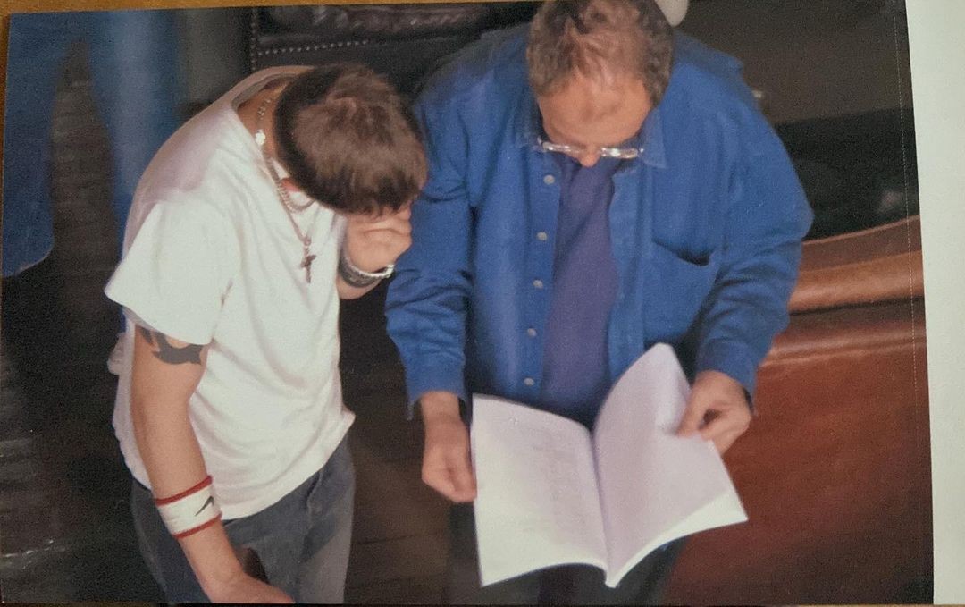 Tom_Hardy_Itali's tweet photo. Ig @chips.hardy
Family script conference. Tom directing my play ‘Blue on Blue’, Shotgun Theatre Company. Latchmere Theatre. 2007
#familyphotoplus #collaborationplus #unforgettablemoments #fathersandson #chipshardy #tomhardy #taboo #HAVOC #thebikers #venomlettherebecarnage https://t.co/eCkhVGSOsV