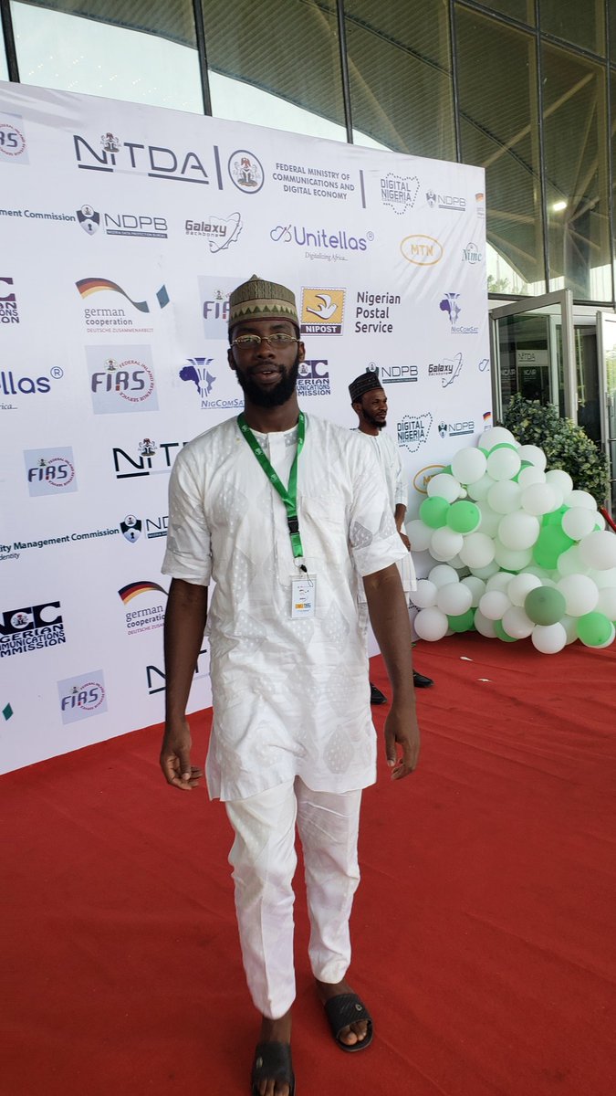 abusistersss's tweet image. Please help your boy with your generous RETWEEEEET before 4pm today.
#DigitalNigeria2022 @NITDANigeria.

Currently @ the Digital Nigeria Conference 2022... happening live at the Abuja International Conference Centre.