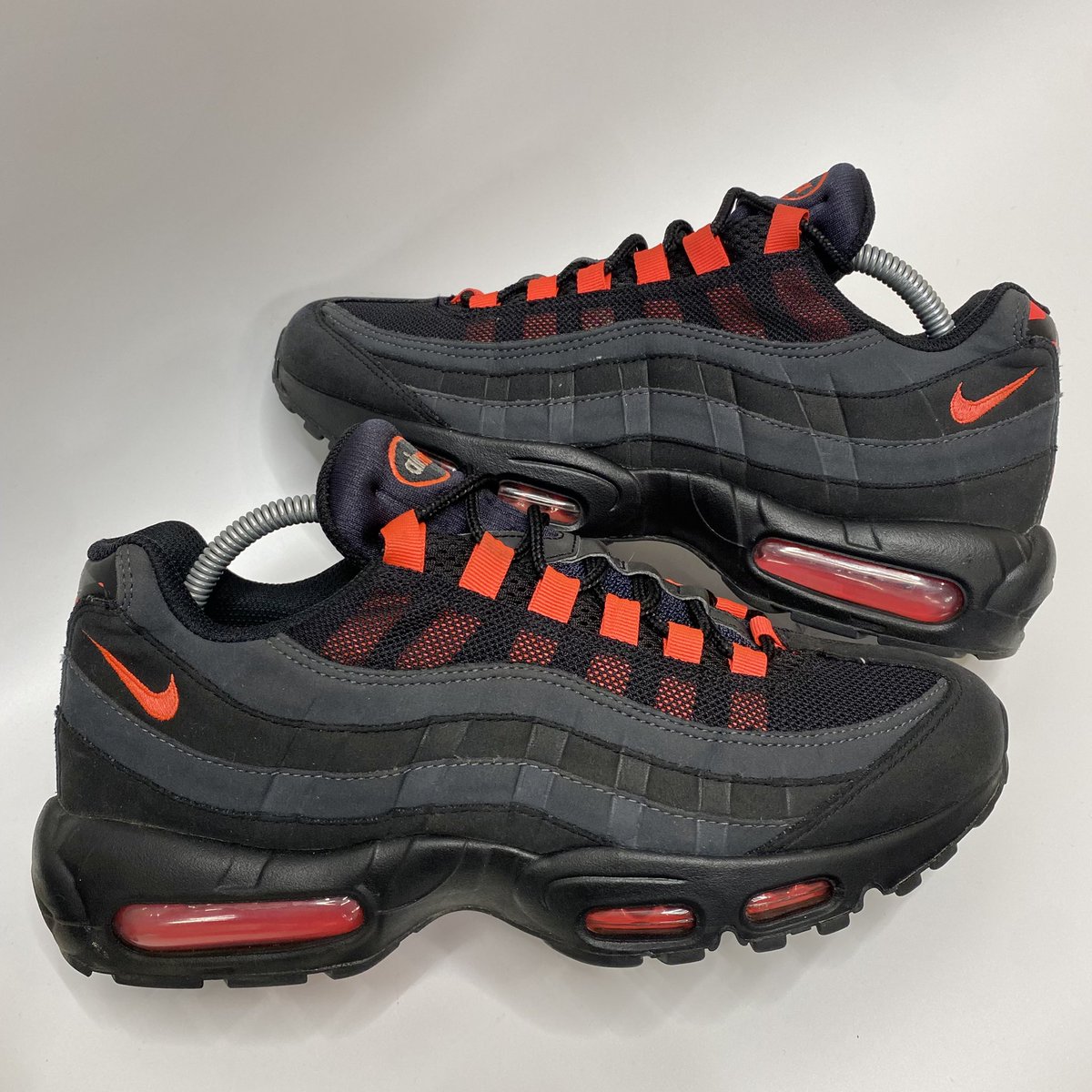 LatestLaces's tweet photo. AIRMAX 95 LASER CRIMSON/BRED

SIZE : UK8.5
CONDITION : 8.5/10
BOX : NONE
YEAR : 2020
PRICE : £145

KLARNA &amp; PAYPAL - PAY IN 3 OPTIONS AVAILABLE 

LINK TO SITE > https://t.co/qTTm33ees9

#latestlaces #airmax95 https://t.co/GC6QKUQvdj
