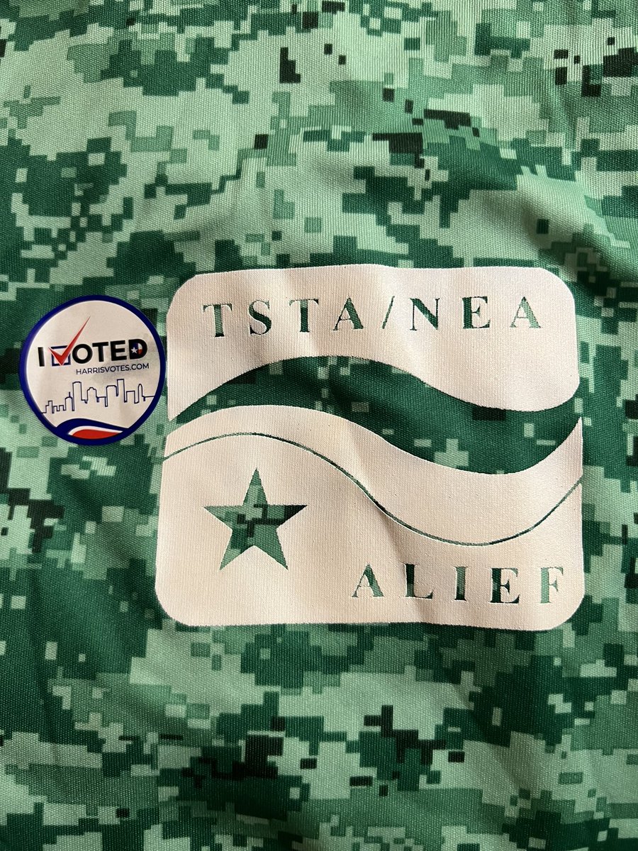 mzrobin227's tweet photo. #CLCGridiron Don’t forget to go and vote 🗳 #GoVoteTX @TheAliefTSTA @txstateteachers @HarrisVotes @houmayor #makeachange https://t.co/RlDgLNFKzb