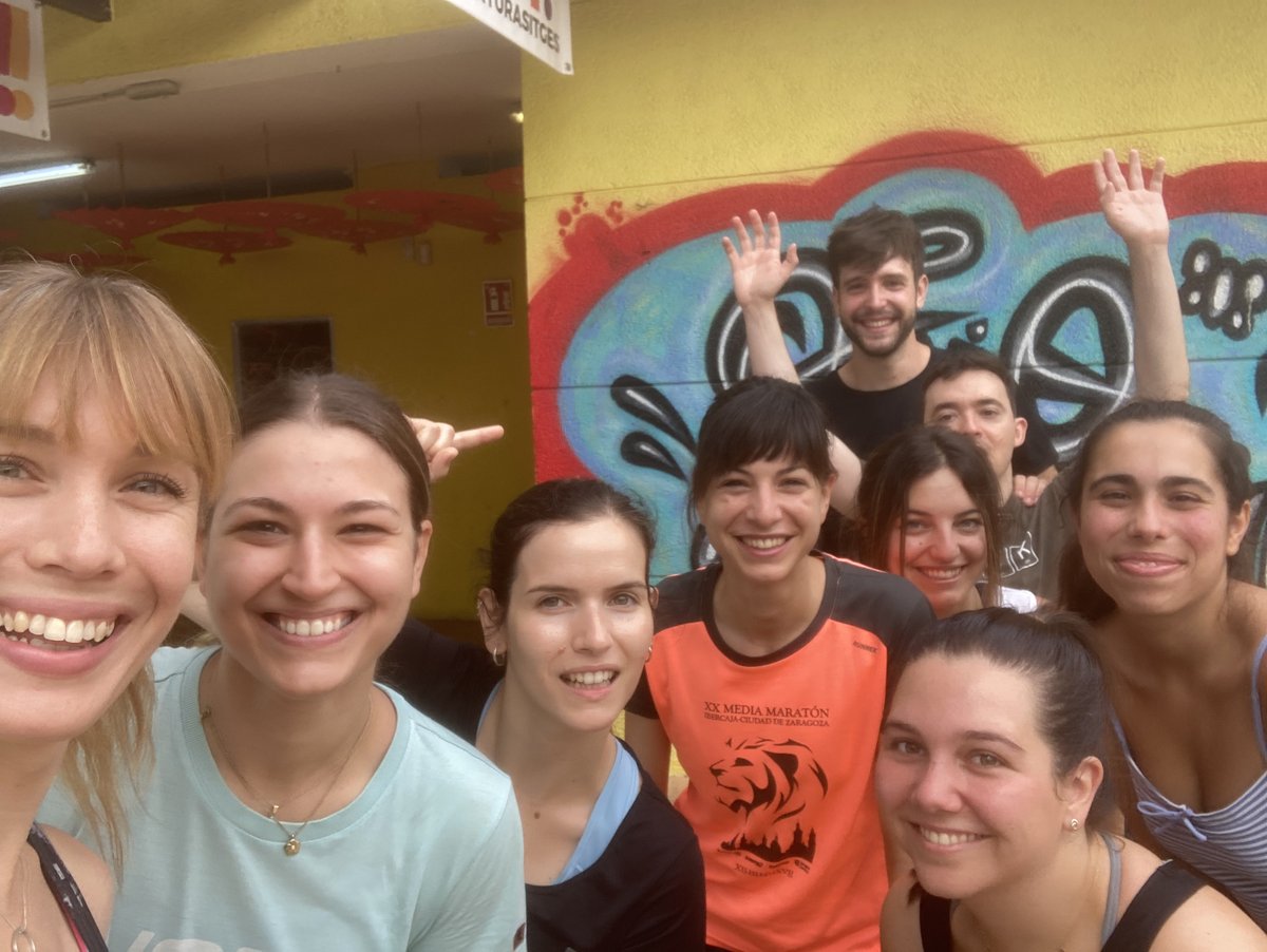 📢 We are #hiring!! <a href="/IRBBarcelona/">IRB Barcelona</a>  #chembio 
- Chemical lab technician💊 (project with <a href="/DrCeSarcoma/">César Serrano García</a> <a href="/VHIO/">Vall d’Hebron Institute of Oncology (VHIO)</a>) ➡️bit.ly/3f1wr1P
- Lab technician🔬➡️tinyurl.com/5f4hwksk

Come join this nice bunch of talented people in sunny Barcelona! #TPD