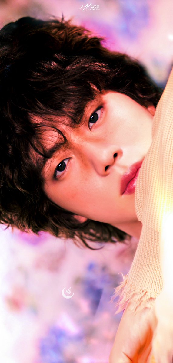 honeymooneditss's tweet photo. The Astronaut  concept Photo 'Land on Earth' 🌸 @BTS_twt 

⇀🐝

#방탄소년단진 #BTS #btslockscreen #TheAstronaut    #Jin    #SEOKJIN #SeokjinXColdplay #BTSARMY https://t.co/YOgUFvFMwA
