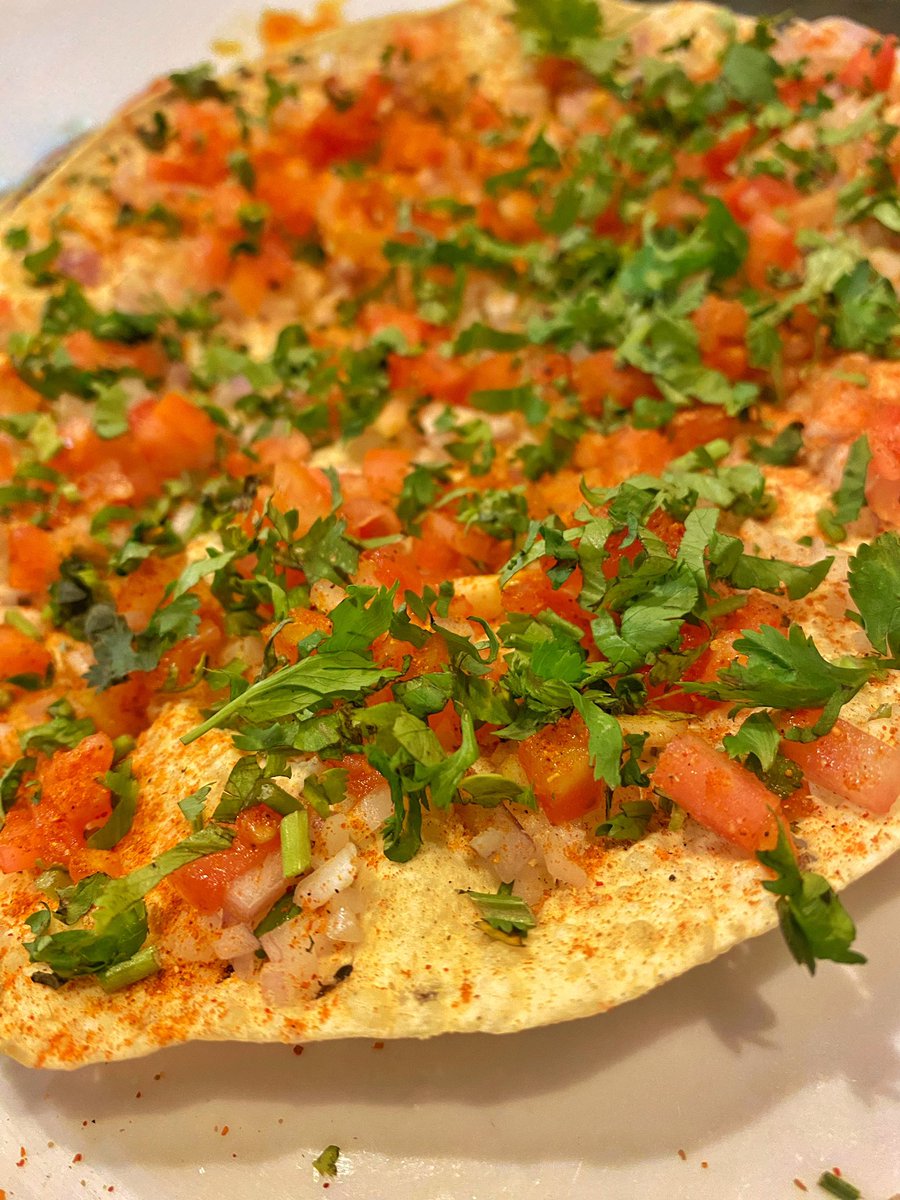 effwrites's tweet image. Stumbled upon this restaurant while in the area. Ordered Masala Papad, Paneer Tikka, the recommended Tawa Sabzi &amp;amp; Masala Chaas. Can’t believe I forgot about Mango Murabba! Also, one of the best Roti’s I’ve had, so soft and drenched in ghee 🤤

Grasshopper
maps.app.goo.gl/hRJ2TMaopXj8BE…