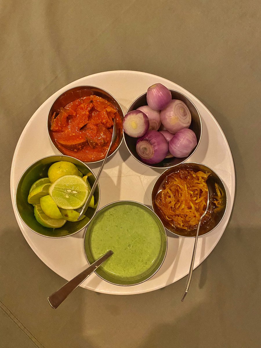 effwrites's tweet image. Stumbled upon this restaurant while in the area. Ordered Masala Papad, Paneer Tikka, the recommended Tawa Sabzi &amp;amp; Masala Chaas. Can’t believe I forgot about Mango Murabba! Also, one of the best Roti’s I’ve had, so soft and drenched in ghee 🤤

Grasshopper
maps.app.goo.gl/hRJ2TMaopXj8BE…