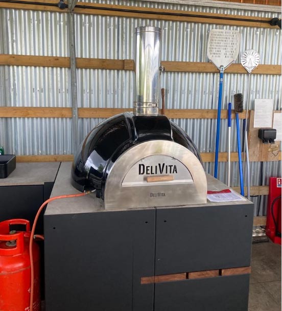 CSBForum's tweet photo. Did you drive down Peterley Lane between 8.30pm and 10pm last night (25th) and see vehicle with men loading up something very large?
Theft of pizza oven from @Peterleyfarm Prestwood
BLACK DELIVITA PRO, only 9 black ones in UK.
Please #REPORT if you see it being offered. https://t.co/gxkpuunFGH