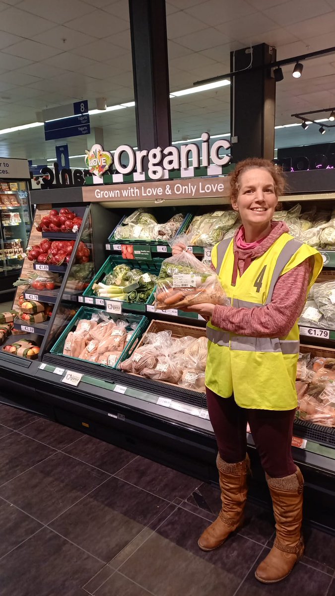 Una out on deliveries today and we have some good news. Our produce can now be found in @TescoIrl stores in Galway shopping centre, Oranmore, Ballinasloe. Our land is 600m from the Ballinasloe store. @Bordbia @GillianIOFGA @OrgGrowersIre @IFAmedia @NatOrgSkill @mistereatgalway