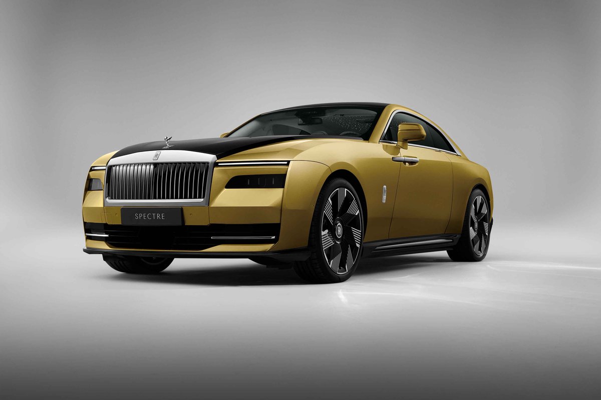 rollsroycecars's tweet photo. The proportional demands of #Spectre’s scale required #RollsRoyce to embolden its wheel strategy. Spectre is the first production two-door coupé to be equipped with 23-inch wheels in almost 100 years. https://t.co/LQZlZWwFCG