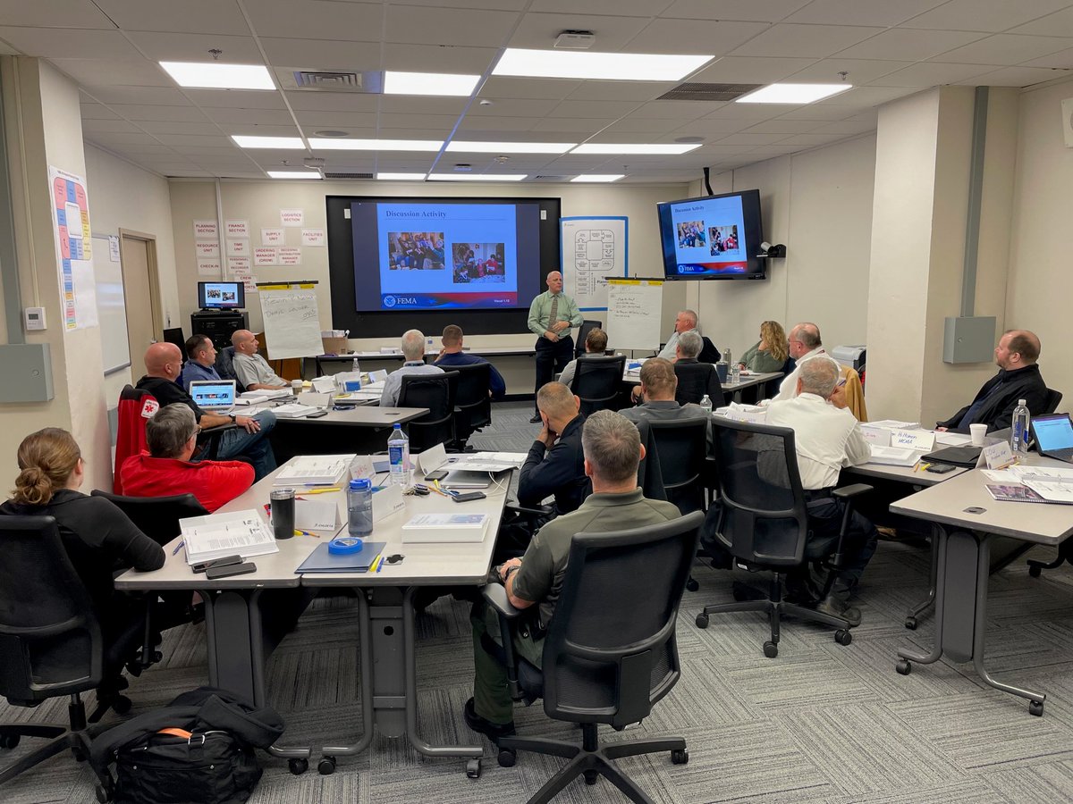 MassEMA's tweet image. It’s day 2, hosting some of the most experienced public safety &amp;amp; emergency management officials from across the Commonwealth at our Planning Section Chief training. See our training calendar to find out more about our upcoming courses: ow.ly/c7h350LleNR #ReadyMA #ThisisEM