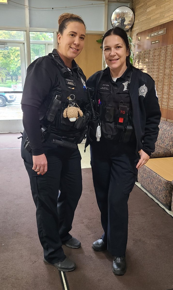 stconstance2019's tweet photo. Thank you to our local, friendly CPD for everything you do and for visiting and saying hi. @ChicagoCAPS16 @ChiCathSchools https://t.co/UVVw256k4f
