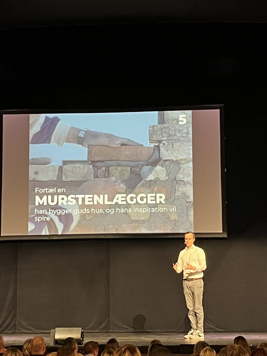 Er åbenbart søn af en murstenslægger…