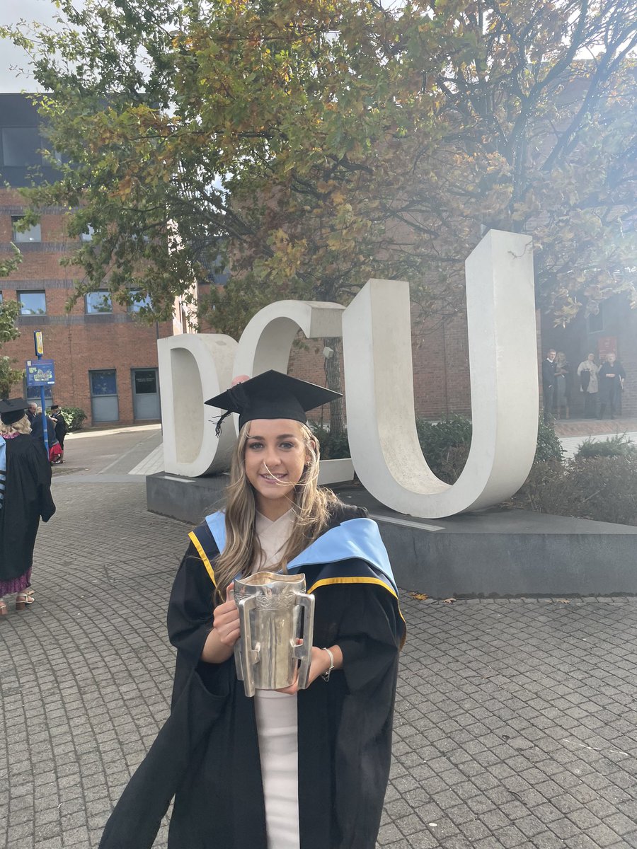 DCUDocEirGAA's tweet photo. Well done to @CiaraPhelan27 finishing her PME and finally landing the Ashbourne Cup in 2022

Congrats to Dr @GaviganNathan on completing his PhD. Excelling academically alongside winning a Sigerson, chairing the club &amp; now Fresher A Football coach

#DCUClassof2022 #DCUGraduation https://t.co/AakNYlh5jg