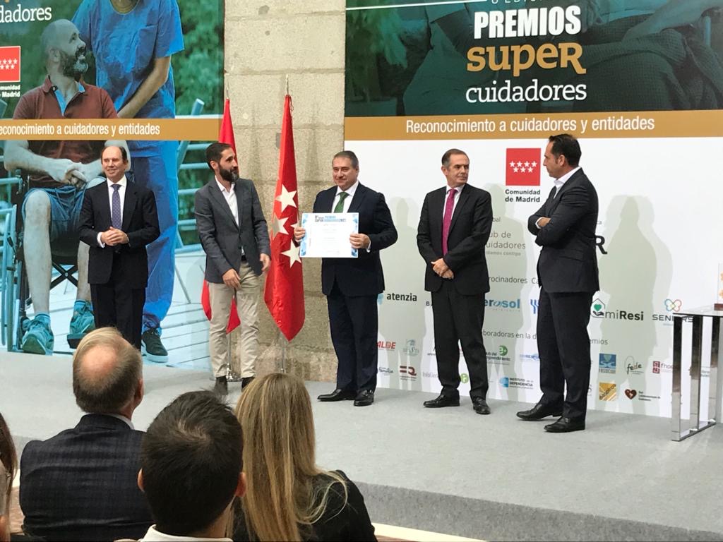 Ayer tuvieron lugar los Premios @Supercuidadores, que buscan mejorar la calidad de vida de personas mayores, con alguna enfermedad, #discapacidad y/o dependencia.

¡Y DKV recibió el 2º accésit por ‘Conectándote seguro’ en la categoría de sector asegurador!

#ActivistasxInclusión