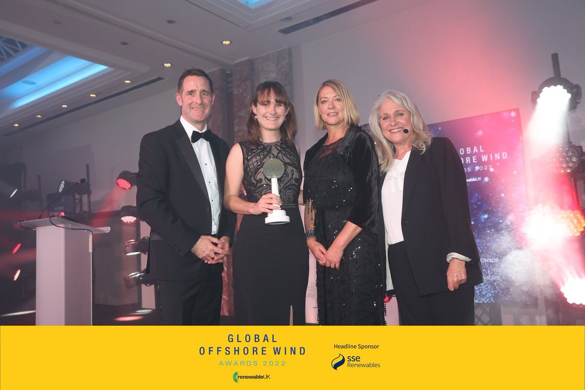 dpenergygroup's tweet photo. What a way to start #WindWeek RenewableUK! Our Destination Renewables programme received the “Offshore Wind Energy Skills” award at the #RUKAWARDS22! 🏆🎉
#DPEnergyGroup #OffshoreWind #Education https://t.co/lPVS8dPye0