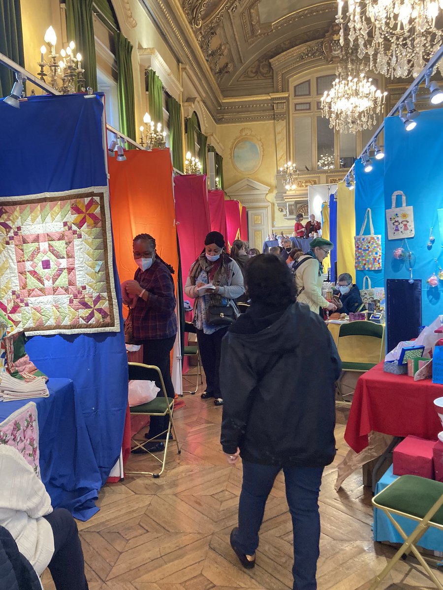 gwenaustin75019's tweet photo. #ClubsSeniors #Seniors #EPS19  on a tous et toutes un petit cadeau à faire 😉 passez voir en Salle des Fêtes  les créations des Clubs Seniors, à petits prix 🤩🎁👏⬇️ https://t.co/5cy3rce9w8