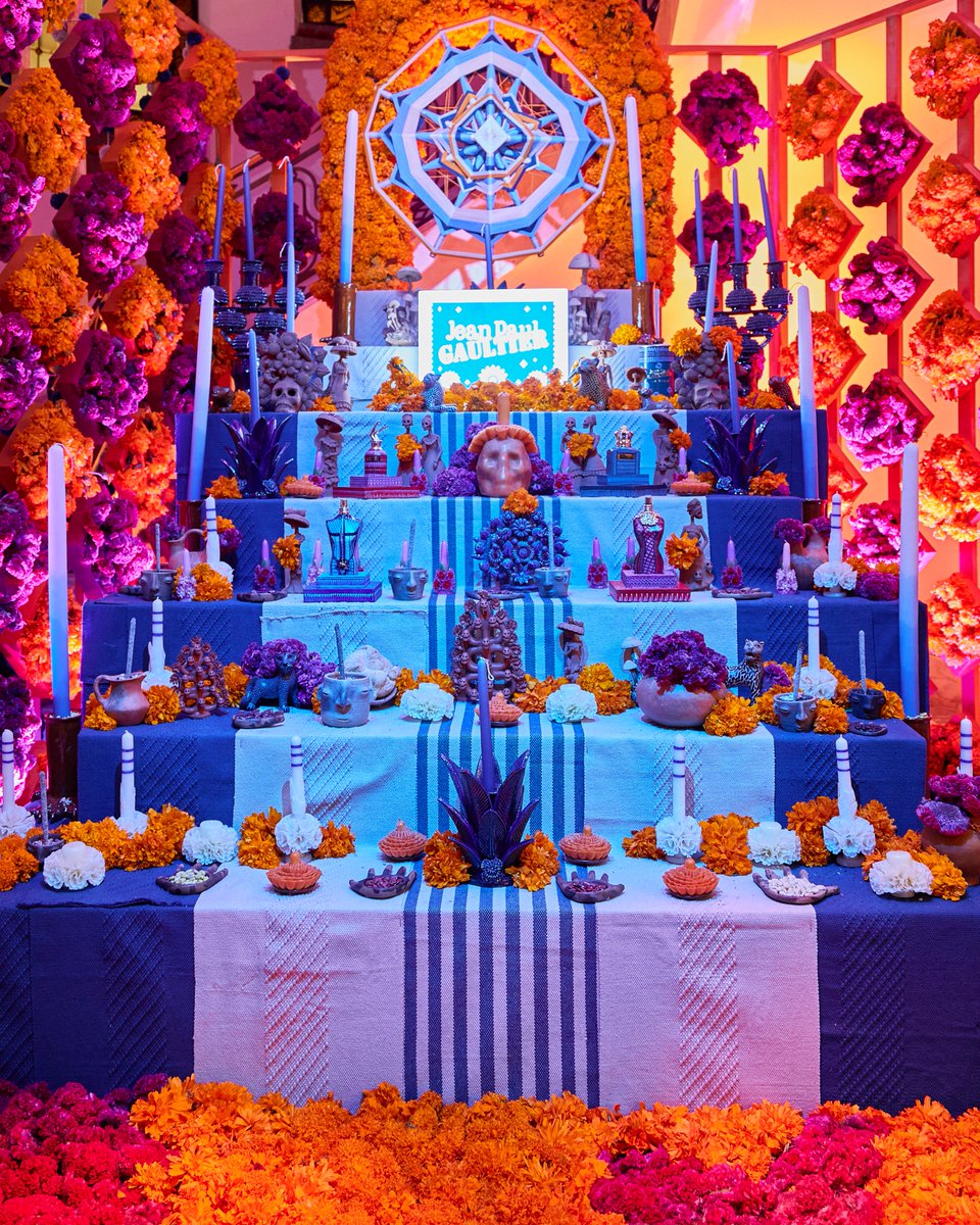 Dia De Muertos is back !
Our friends of the house gathered in Mexico for this yearly tradition. 
#JPGLovesMexico #DiaDeMuertos #JeanPaulGaultier