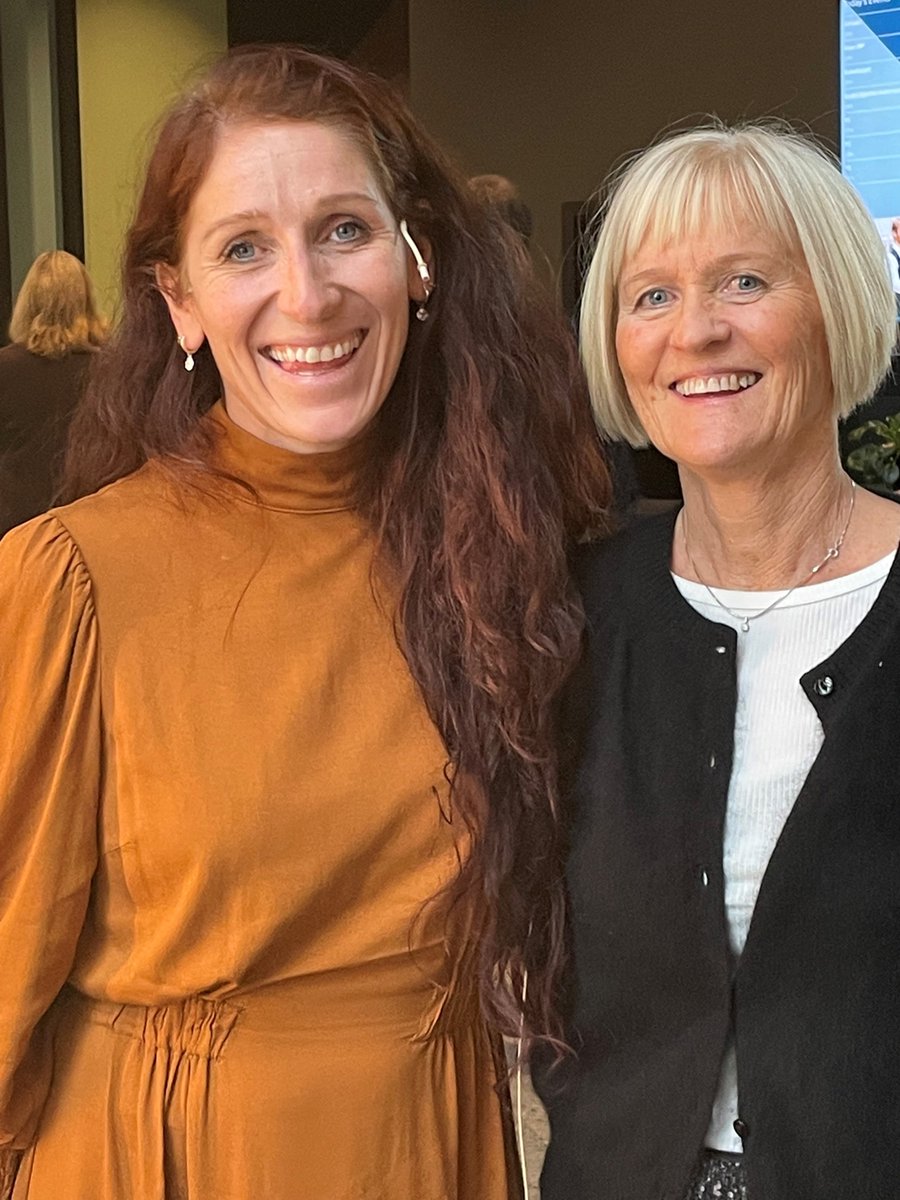 Unio-leder Ragnhild Lied gratulerer president @Lisekla i <a href="/nff_info/">NorgesFotballforbund</a> for tildelingen av <a href="/YSNorge/">YS</a> sin likestillingspris 2022.
- Lise Klaveness gjør en viktig jobb for likestilling i fotballen, og hun har vist stort mot i forhold til FIFA og kritikken mot Qatar-VM, sier <a href="/RagnhildLied/">Ragnhild Lied</a>