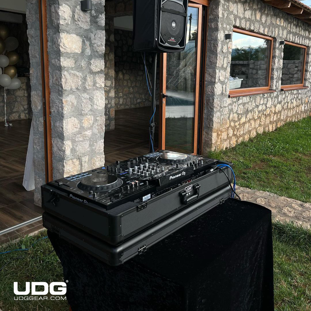 udggearcom's tweet photo. UDG Ultimate Pick Foam Flight Case Multi Format 3XL by @dj_zed_
#UDG #UDGGEAR #Deejay #Producer #DJLIFE #UDGonTheRoad #DJonTour #UDGreGram #xdjxz #pioneerdjxdjxz #djzed #djservices #vipparty #elegance #electronicmusic #privateparty #vipmusic #djmusic #clocevent #birthday https://t.co/foghqoRq7M