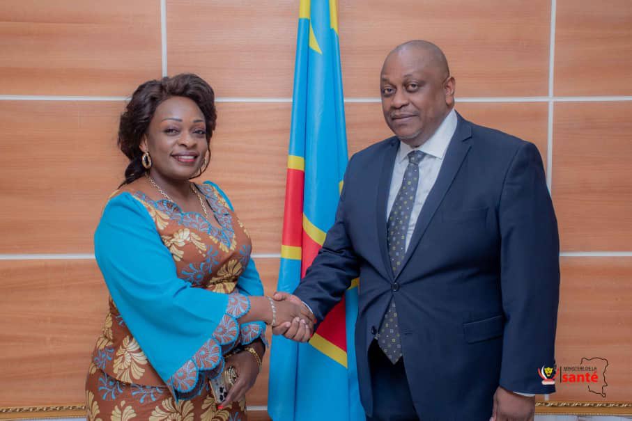 NyenyeziSolange's tweet photo. La gratuité des accouchements et soins de nouveaux-nés constituent notre plus grande préoccupation. Ensemble avec le ministre de la santé Jean Jacques Mbungani, nous avons évoqué la question , il est très réceptif….1/1 @rkitsita @JLanalyste @IsralMutombo11 @pascal_mulegwa https://t.co/IVq0fJKvrg