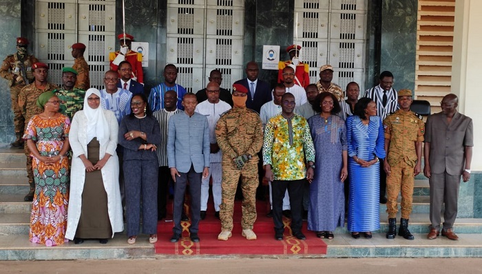 Lefaso_net's tweet image. #BurkinaFaso : « Nous ne sommes pas un gouvernement de dîner de gala », prévient le Premier ministre, Me Kyelem de Tambela lefaso.net/spip.php?artic… #lwili