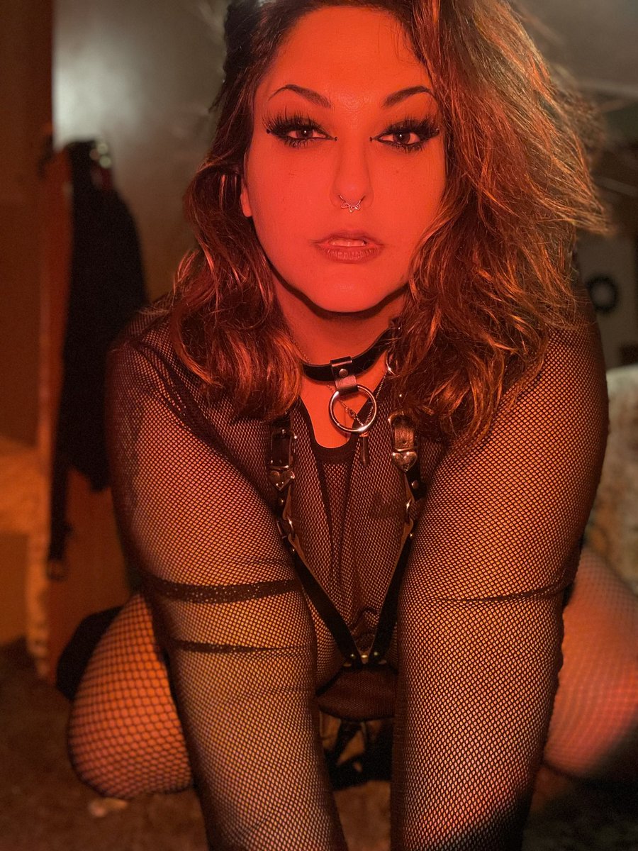 fattasticbbw's tweet photo. Im yours now 🖤
#bbw #spoilme #nsfwtw #gfe https://t.co/YTJPZE3FMb