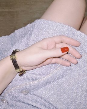 Lingdna's tweet photo. 我身边的女大男都沒好結果，好像魔咒一樣，男大女差距越大越幸福 https://t.co/v0qsMmnVQn