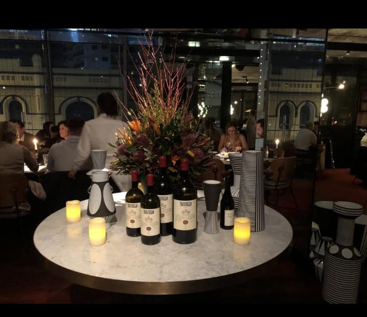 Annlizz8's tweet photo. 😻Today I visited a Lil place called Santini Bar &amp; Grill,  A pretty Futuristic eatery, worth every Penny. 🥹💯💥
#gratitude   #wednesday  #dinnertime #perthfoodies #crayfish #prawns #saladbowl https://t.co/ti7dGSG6YT