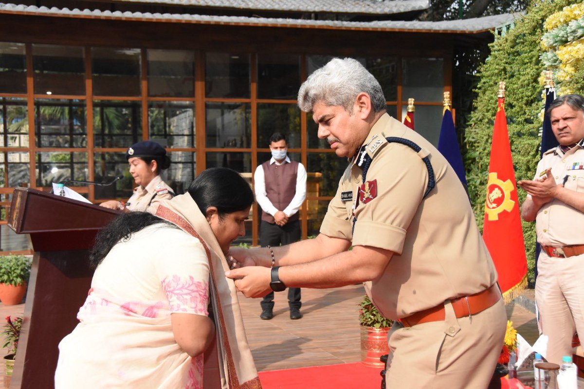 journomitalli1's tweet photo. @CISFHQrs commemorated its Bravehearts at #NationalPoliceMemorial (NPM)
#ShriSheelVardhanSingh, #DGCISF felicitated the families of CISF bravehearts

@IPS_Association @HMOIndia @PMOIndia @rashtrapatibhvn @VPSecretariat @SaharaSamayNews @PIB_India @PIB_India https://t.co/FyIPgJGtCB