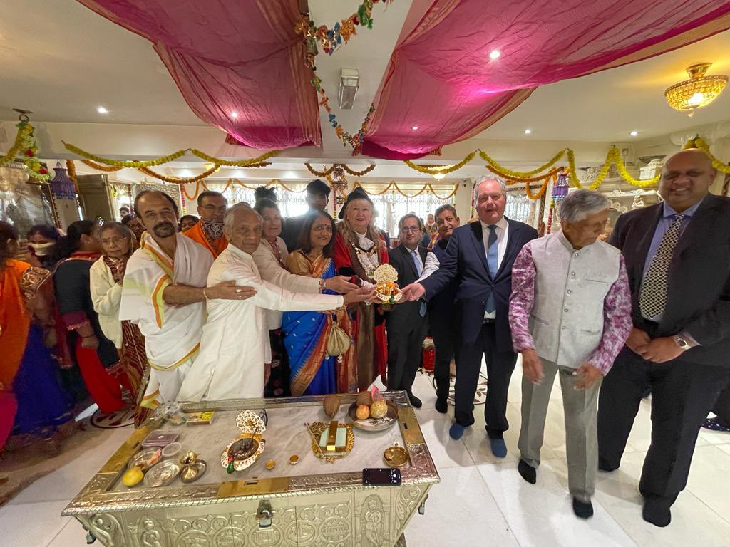 BobBlackman's tweet photo. 4th stop on our #TourofTemples #Kenton #JainTemple with Mayor of Harrow Councillor @MoteJanet @paulosborn @anjanapatel01 @ramjichauhan #PriteshPatel #SamSumaria @hiteshkkaria #NutanVarshaAbhinandan https://t.co/rT5VWB39Ex