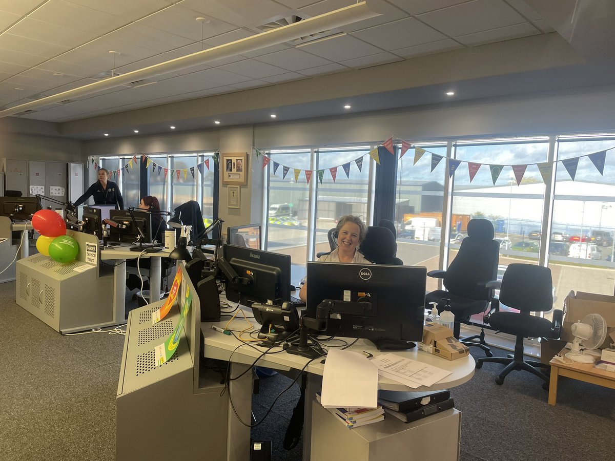 <a href="/LFRSFireControl/">Leicestershire Fire Control</a> What a great way to celebrate International Control Room week - road trip to <a href="/DfrsNfrsControl/">Derbyshire and Nottinghamshire Fire Control</a> to visit our colleagues and test our Business continuity plans! #heroesinheadsets thanks for the 🧁’s ☺️