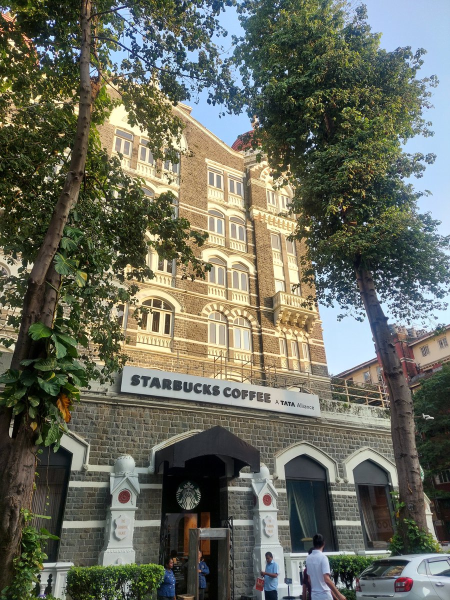 Faaaari's tweet image. In love with this @Starbucks 
#bombayvibes