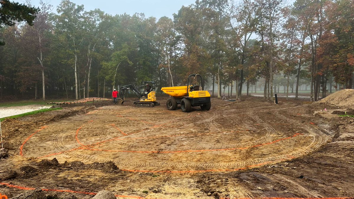 Rebuilding of the 3rd green is well underway. Hopefully drainage done today, mix on tomorrow and existing greens sod Friday.