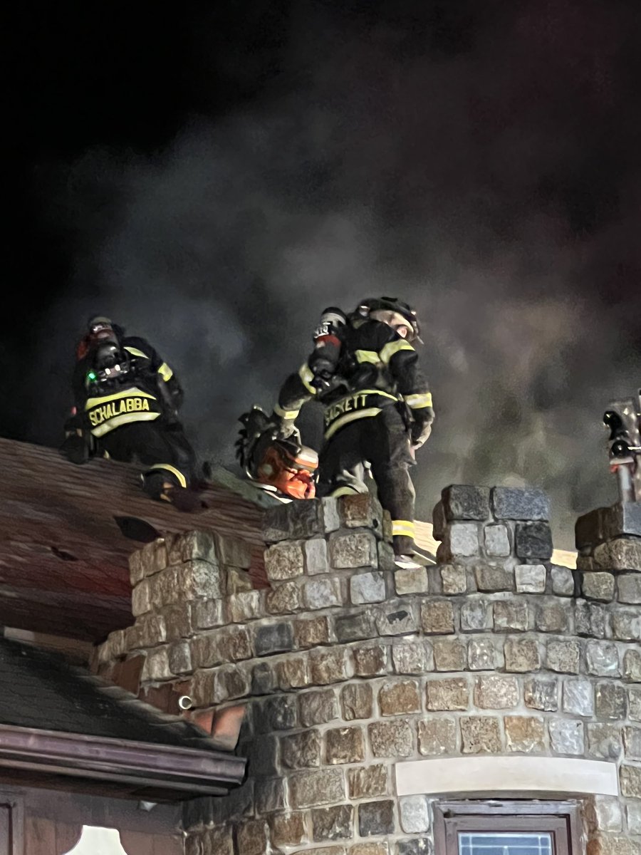 Rmik2016's tweet photo. Great stop by FFD last night on a 2nd Alarm job…! https://t.co/vd7BgPGqD3