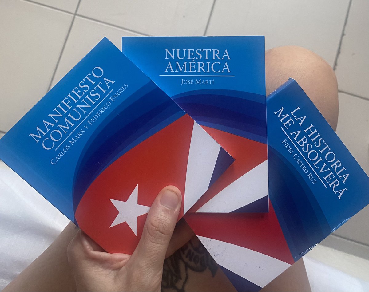 El imperialismo puede jugar sucio. También en las plataformas digitales. 

Pero nosotros tenemos estas armas, que son potentes, que crean y recrean. Que avanzan y se levantan.

Los socialistas tenemos armado el cerebro y la conciencia. Eso no lo tumba nadie.

#LaGusaneraInfarta