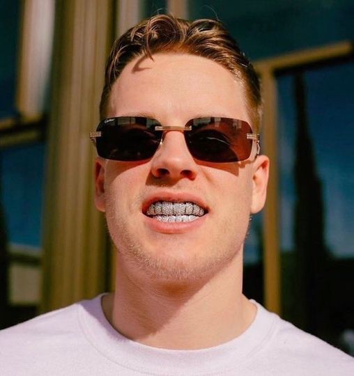 Daily Loud on Twitter "Joe Burrow with the grill 💯"