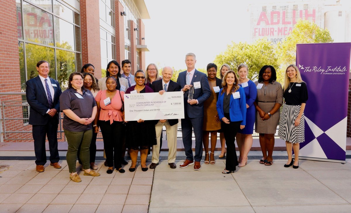 cisofsc's tweet photo. Yesterday, we were proud to stand next to two other programs making a positive impact on public ed in SC – @ClemsonCofEd's Teacher Residency Program + the Upstate Schools Consortium.

Honored to be a finalist for this year's #WhatWorksSC Award from the @rileyinstitute.🤩 https://t.co/zX5bQvZ0KL