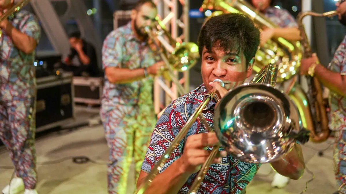 papayebrass's tweet photo. El Brass Band Del Caribe Colombiano... #PPYB #Brassband #papayebrass #music #música #trumpet #trompeta #drumming #trombone https://t.co/3ezTP7g5su