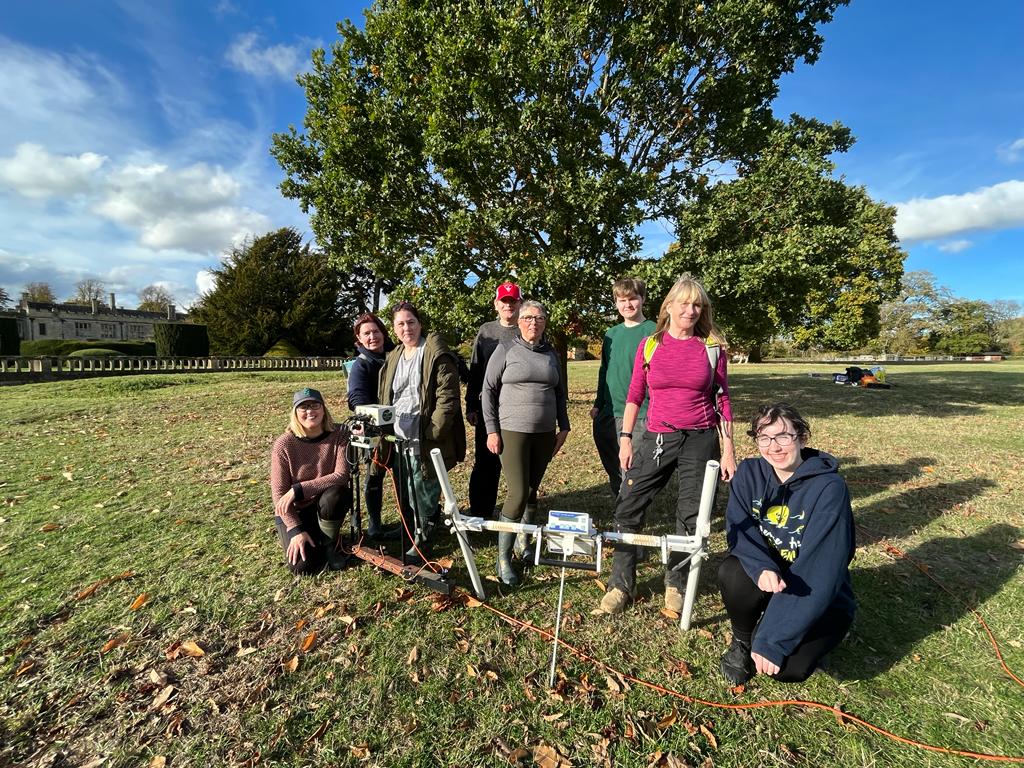 surveylikeagirl's tweet photo. Had a great weekend at @TheDigVenturers Sudeley Castle dig teaching Venturers the ways of #geophysics
Here they are playing with Marty the Bartington and Rey the Resistance Meter, looking for hidden Tudor garden features 👀👀#SudeleyDig #archaeology #geofizz #Survey #DigVentures https://t.co/qYrEaKwGtm