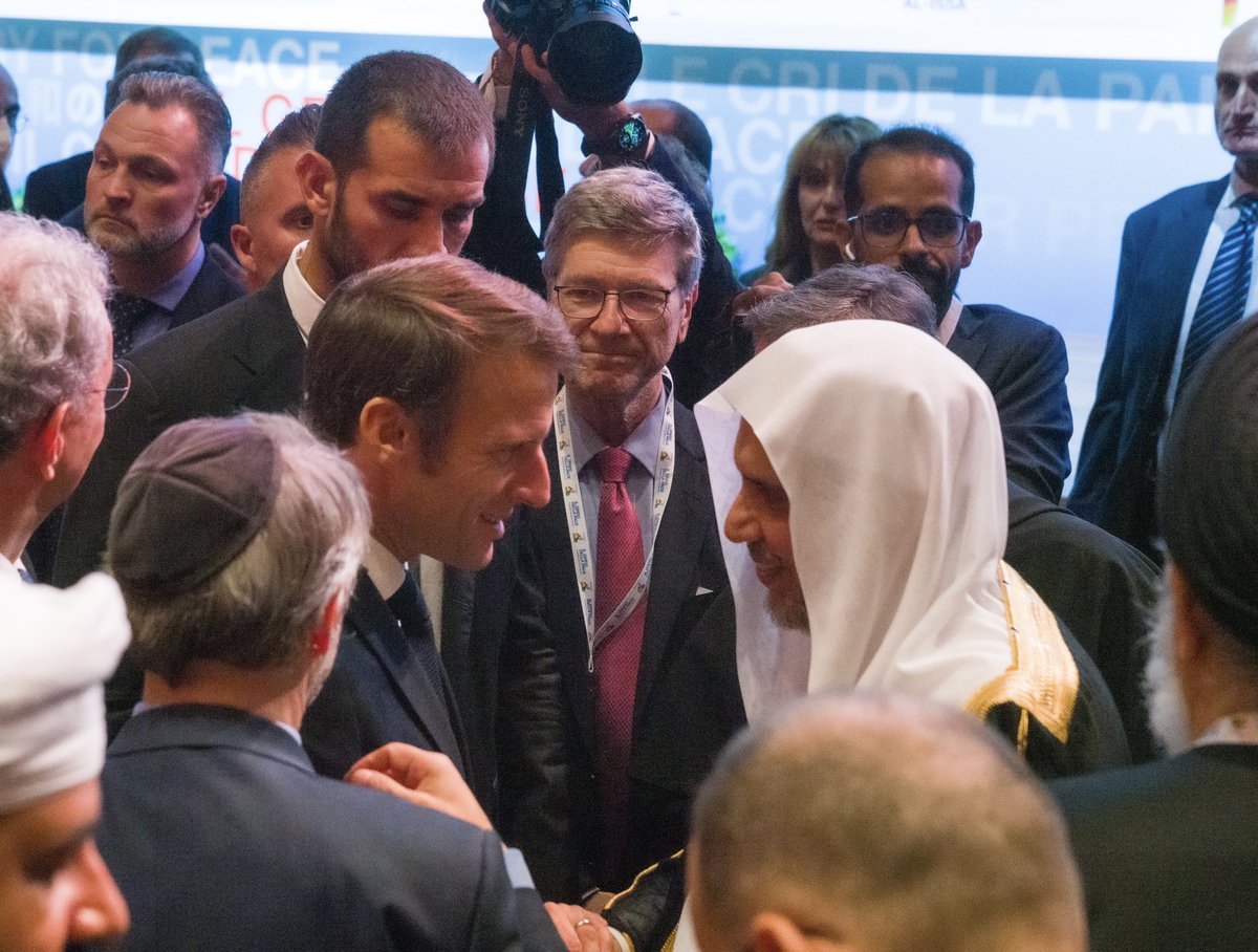 MhmdAlissa's tweet image. I congratulate the Community of Sant'Egidio on its historic Intl Peace Summit. Delighted to deliver the speech, at the inauguration,representing Islam, alongside speeches by representatives of Christianity &amp;amp; Judaism, &amp;amp; Presidents of Italy, France &amp;amp; Sant'Egidio. With 3500invitees.