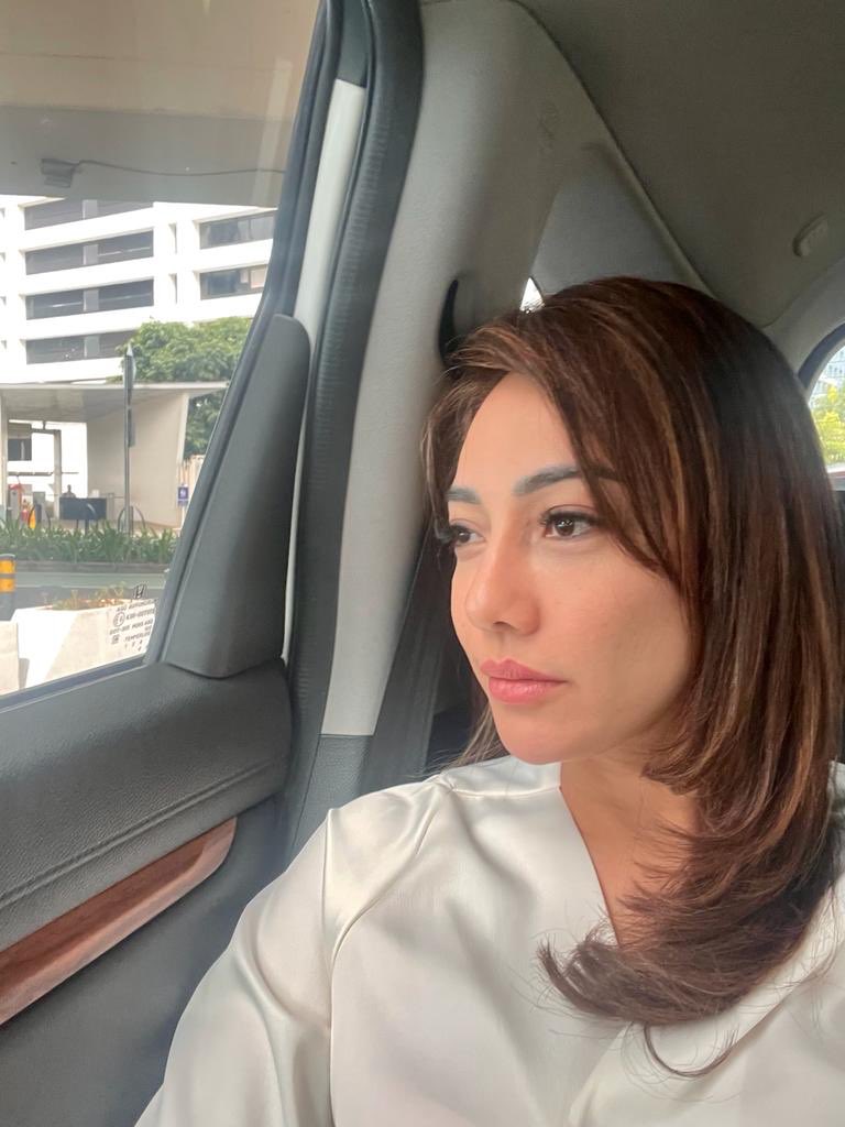 Sebagai dukungan terhadap Pak Ganjar. Yuk kita pakai baju putih setiap Rabu.