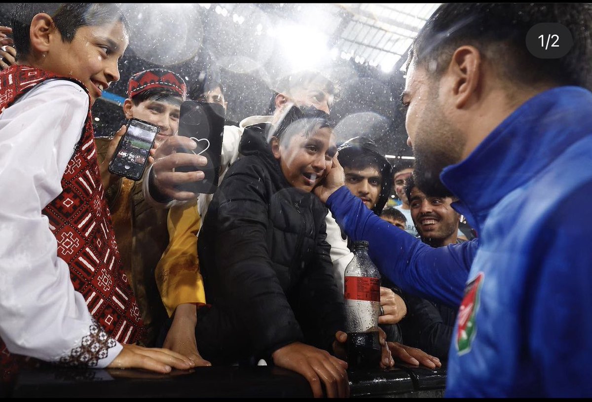 rashidkhan_19's tweet photo. One of the biggest reasons why I do what I do, is YOU! ❤️ 

I am truly lost for words for the love and the support I receive from all of you ����🙏

Forever grateful and will always cherish these moments 🙌 https://t.co/LsmtiPPy5D