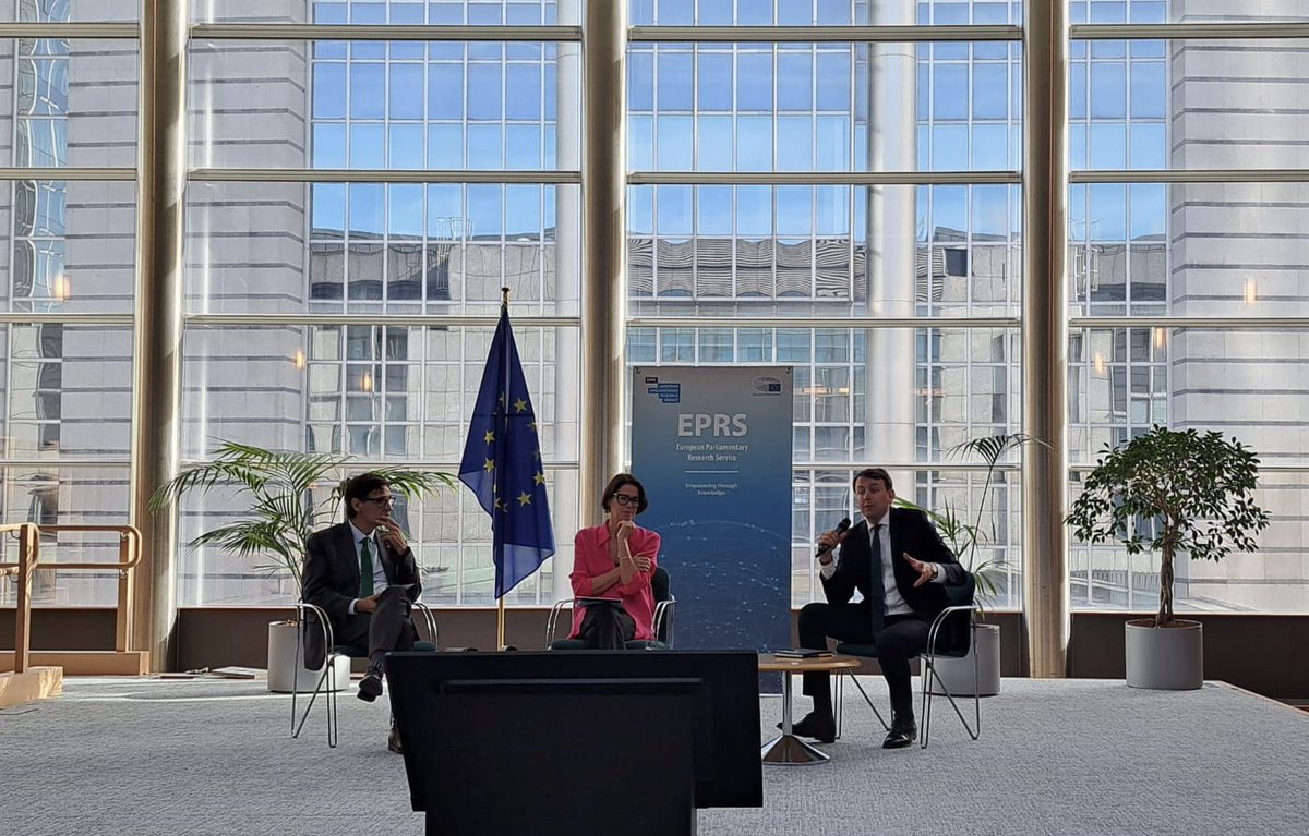 Hoy he presentado 'El año de la pandemia' en el @Europarl_ES, donde he hablado sobre el papel que jugó la UE en la lucha contra la #COVID19. Thank you @kvanbrempt and @javilopezEU for joining me today in the presentation. ¡Muchas gracias a todas las personas que habéis asistido!